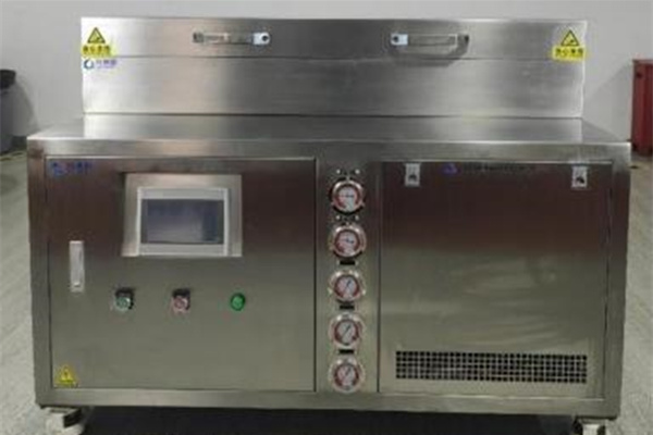 低温冷冻机用什么冷媒好？氨是常见选择！